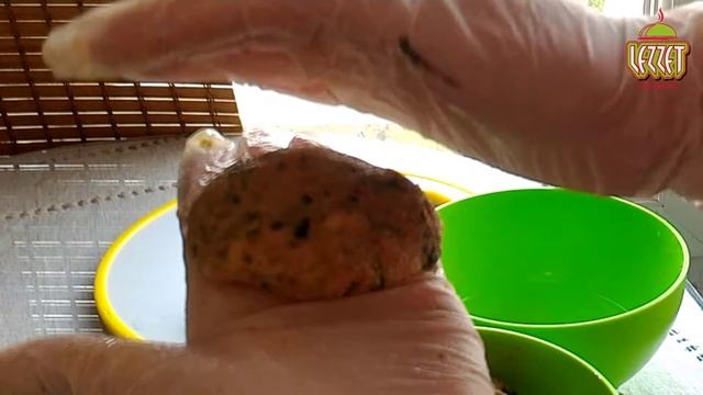 DOLGULU BAYAT EKMEK KÖFTESİ (stuffed stale bread patties)