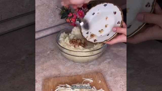 Пирожки с картошкой и сыром в духовке рецепт  #Shorts