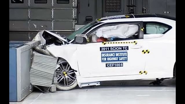 IIHS - 2011 Scion tC - moderate overlap crash test / GOOD EVALUATION /