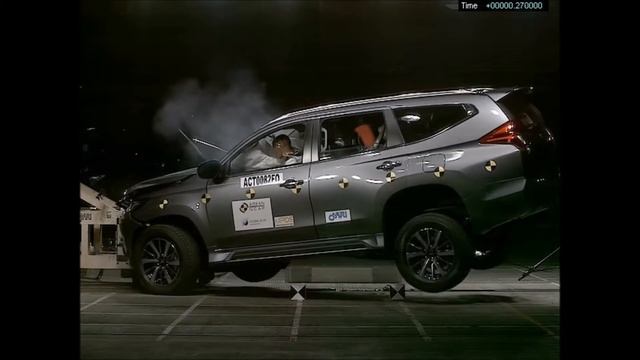 Crash Tes Mitsubishi Pajero Sport 2016 - ASEAN NCAP