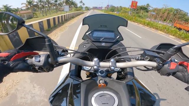 HONDA CB200X DETAILED RIDE REVIEW IN MALAYALAM | EXHAUST NOTE | 0-100 | KOCHIMACHAN |