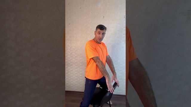 Улучшаем работу суставов и отодвигаем старость с помощью простого упражнения на стуле 👍
