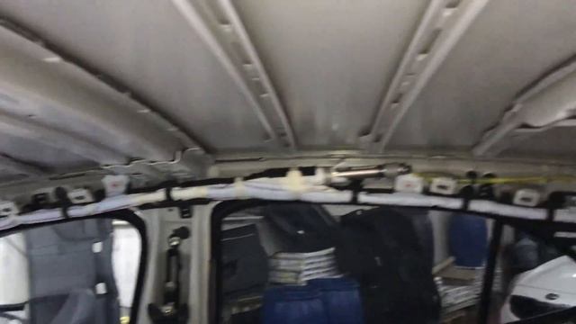Жаль, но в столь прекрасном автомобиле как Тойота Камри пытаются сэкономить на шумке