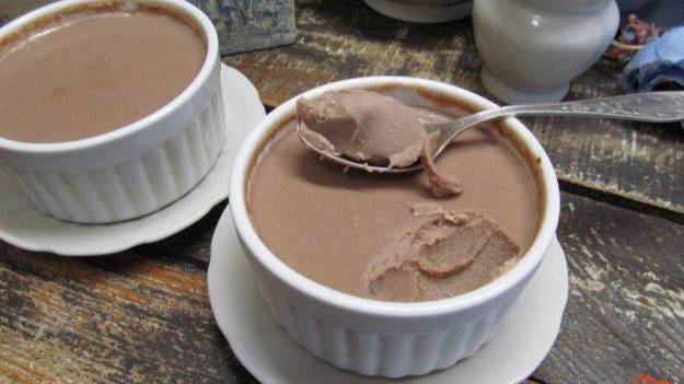 Молочный десерт с какао