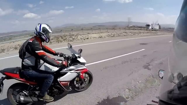 Honda cbr500r vs Yamaha r25