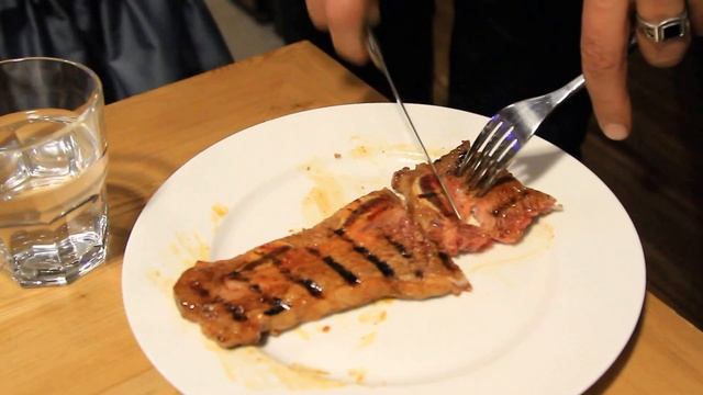 Готовый стейк из американского мяса в Bar&Grill Rust