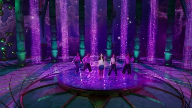 СОФИЯ ФЕСЬКОВА – ТАНЦУЙ КАК МЫ (Рождественская песенка года)