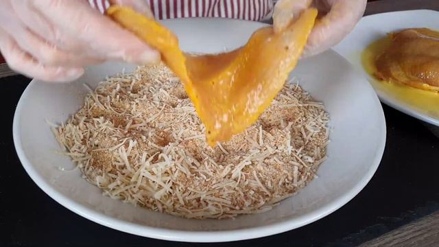 Cotolette di pollo al forno. Così tenero non lo hai mai mangiato! senza uova!