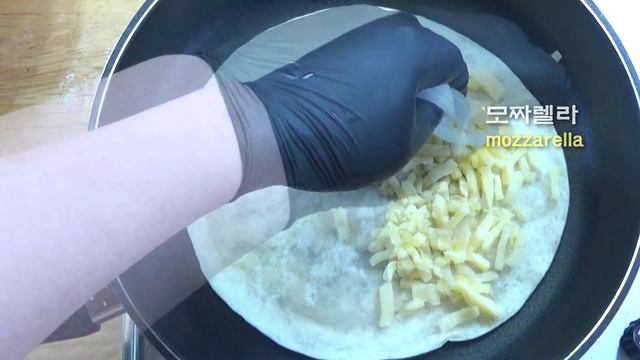 데킬라와 함께 즐기는 매콤한 치킨 퀘사디아, 역대급 쉬운 레시피.