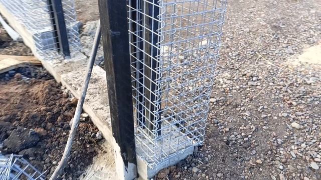 Закладная под откатные ворота на примере забора из габионов