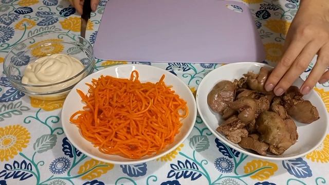 Салат з пекінської капусти та печінки