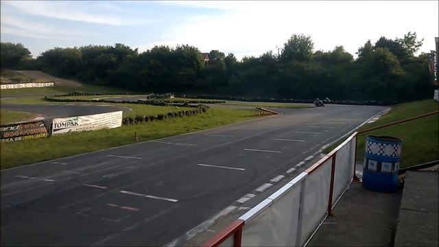 Suzuki rg 250 Gamma - Veteran Cup 2015 przejazd przez prostą startową Motopark Koszalin
