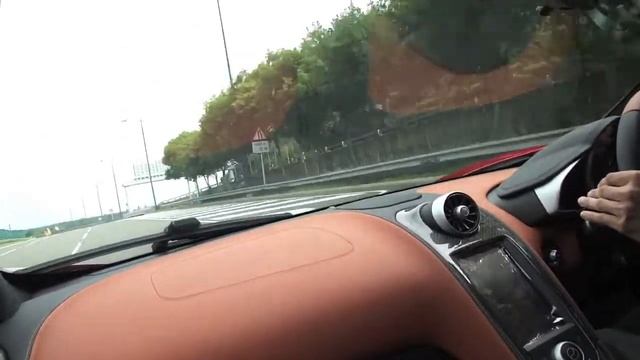 Mclaren MP4-12C __ Test Drive