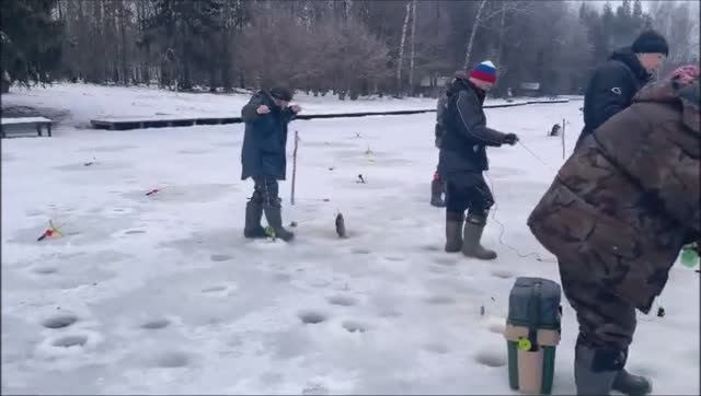 Рыбалка на Верхнем. Клёвое место Лосиный остров.