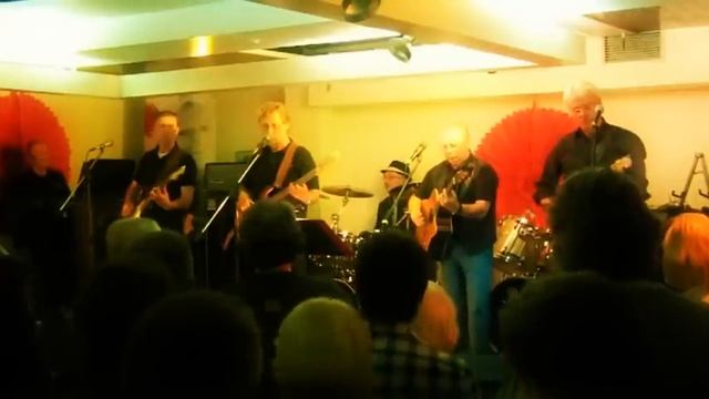 Clockwise Twist "Chuck-Berry-Medley"
