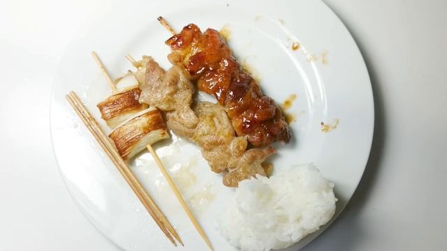 ASMR Eating sounds Yakitori Grilled Chicken on skewer　焼き鳥と塩おにぎり　ひる飯動画