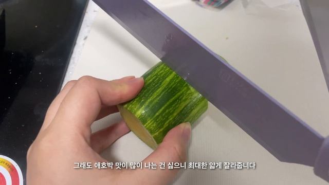 sub)자취 브이로그ㅣ2년만에 시작된 알바지옥ㅣ건강한 집밥 만들어 먹기ㅣ닭가슴살 추천ㅣ프로 다이어터 헬린이ㅣ카페알바ㅣ딸기 탕후루 먹방ㅣvlog