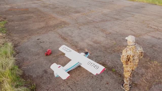 Модель АН-2 на взлётке. Авиамодельный сезон 2020