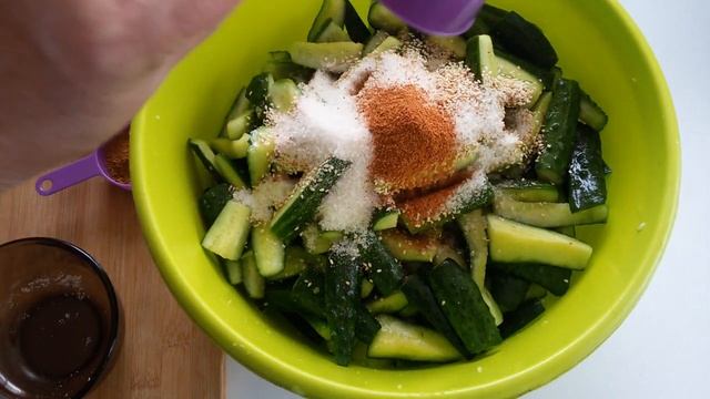 ГОТОВЬТЕ БОЛЬШЕ. БЕСПОДОБНЫЙ САЛАТ ИЗ ОГУРЦОВ ПО КОРЕЙСКИ.