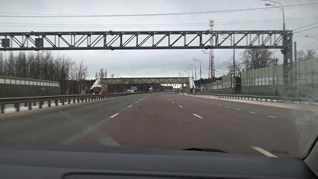 Водители пожаловались на большие выбоины на Мигаловской эстакаде