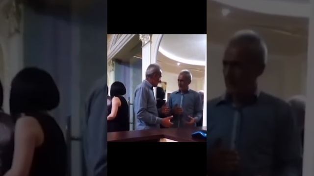 Ну проходи, ну давай я пройду)