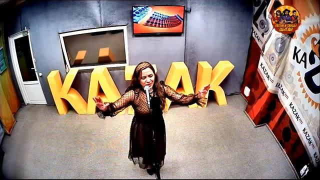 Ошарашила ведущих на радио, спев эту песню