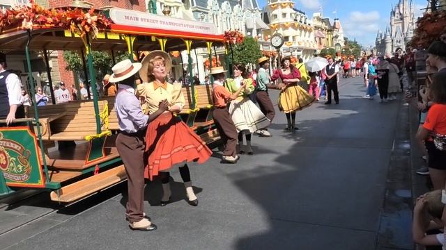 Main Street Trolley Show6 #upskirt#шоу#танец