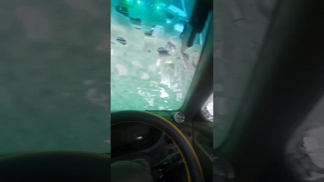 Toyota Sera впервые на роботизированной мойке.