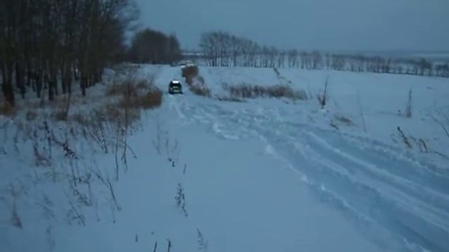 УАЗ и PAJERO катаются по снегу.