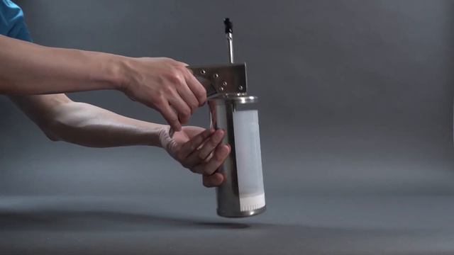 Sauce Gun Bottle - Dispensing