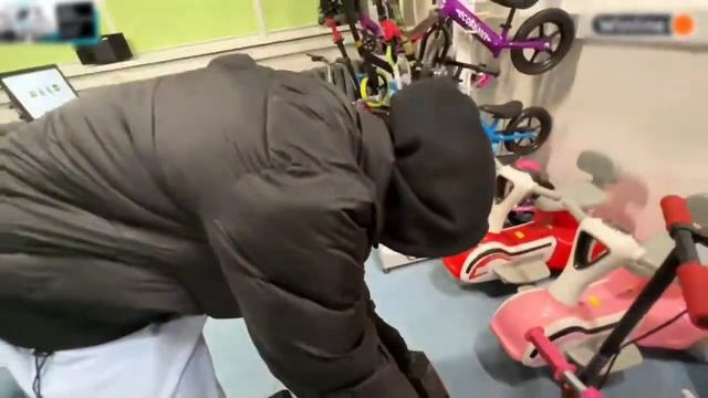 ПАРАДЕЕВИЧ РАЗГРОМИЛ МАГАЗИН | ХУЛИГАНЫ