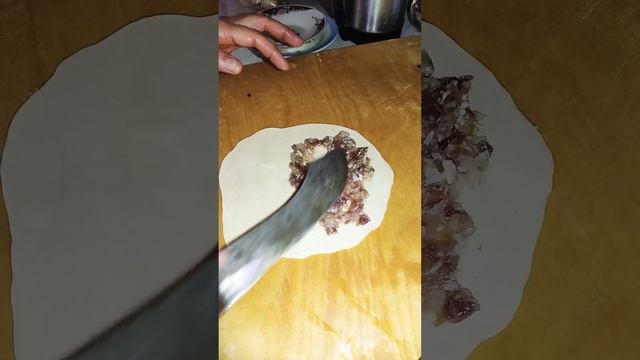 чебурек без масла😋25 февраля 24 #shorts #вкусные чебуреки