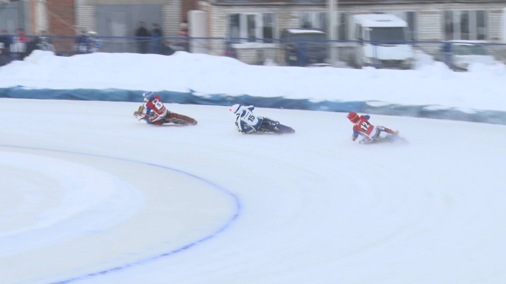 Ледовые гладиаторы вновь встретились в Шадринске на стадионе «Торпедо» (2025-01-13)