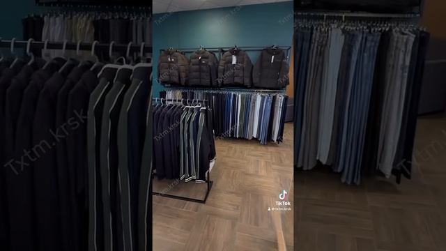 Торговое оборудование Красноярск. Ресепшен. Рейлы. Стеллажи. Вешалки для одежды. Стеллажи по обувь.