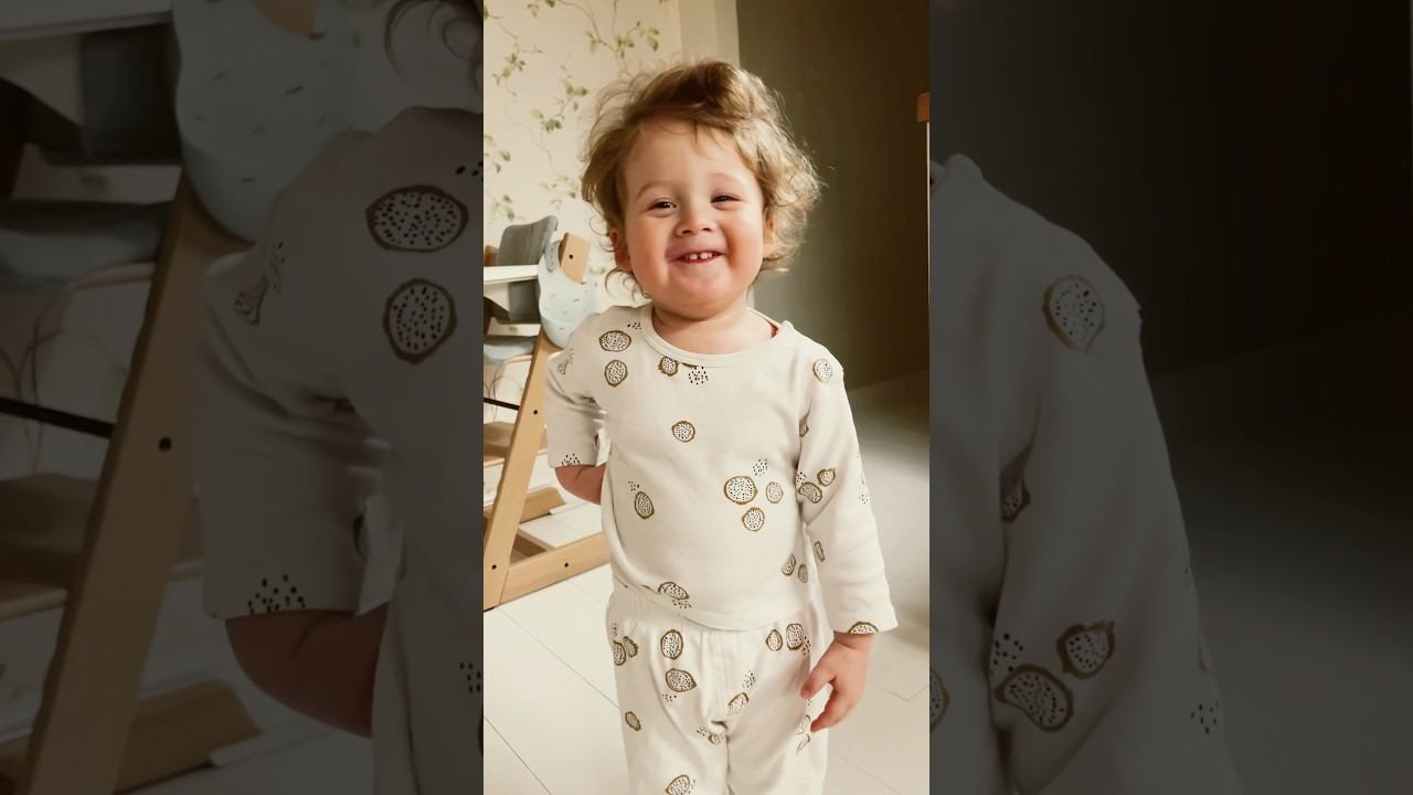 Макс поймал новогоднее настроение