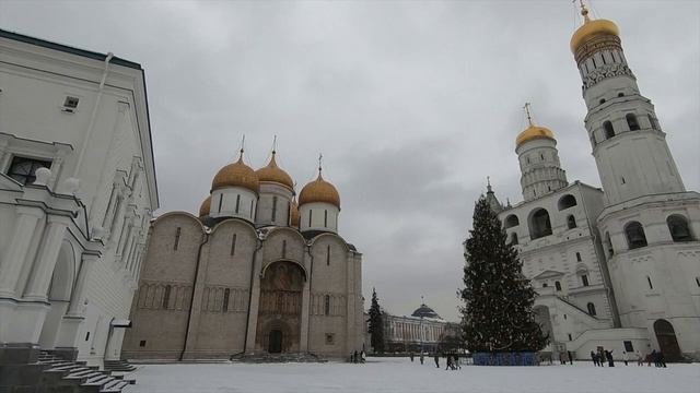 Соборная площадь Кремля