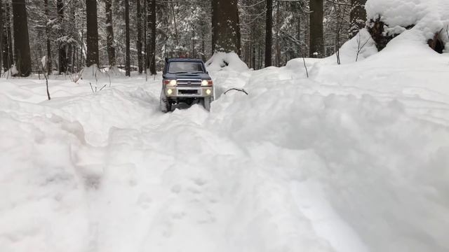 RC Scale Studio Remote control 4x4 Killerbody Toyota Land Cruiser 70 deep snow run