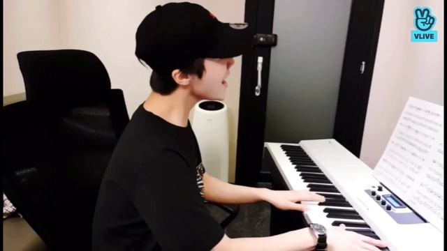 Jinho (Pentagon) - “Eyes, Nose, Lips” by Taeyang (05.05.2019)