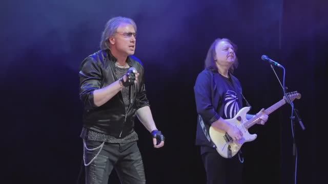 ДЕНИС КОСЯКИН И ГРУППА БЕЛЫЙ ОРЕЛ "НА ЗАРЕ"