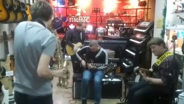Mr.SaxsoBeat funk cover