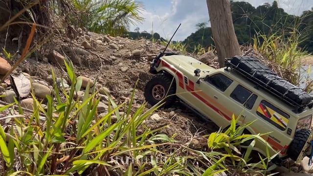 Toyota LandCruiser FJ60 & FJCruiser. RCadventure scale 1/10. Trails At Batang Duri Temburong.  🇧🇳