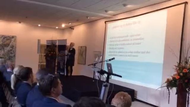 Sociale Medier skaber identitet - Trine-Maria Kristensen