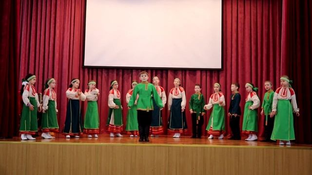 Детский ансамбль народной песни "МалаХит" младшая