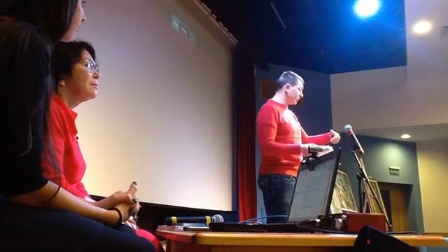 Сергей Переляев читает рассказ про дядю Нарцисса на встрече журнала "Дружба народов"