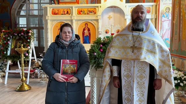 Дорогие братия и сестры.Поздравляем с большим и радостным Праздником.С Новым годом Вас.