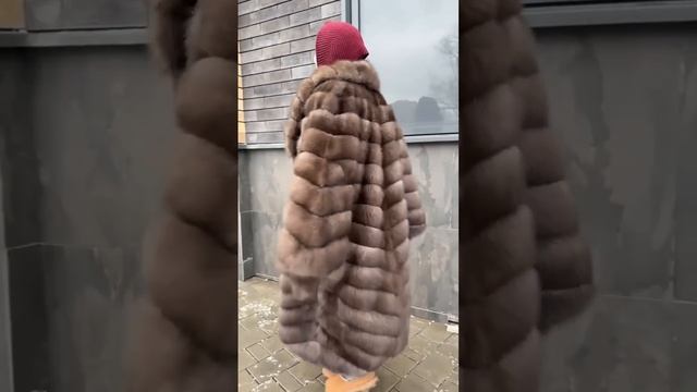 Шуба из куницы в цвете тортор грей.
