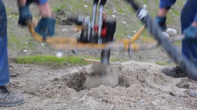 КСМ: строительство автодороги Кочкома-Госграница, участок 35-44 км.