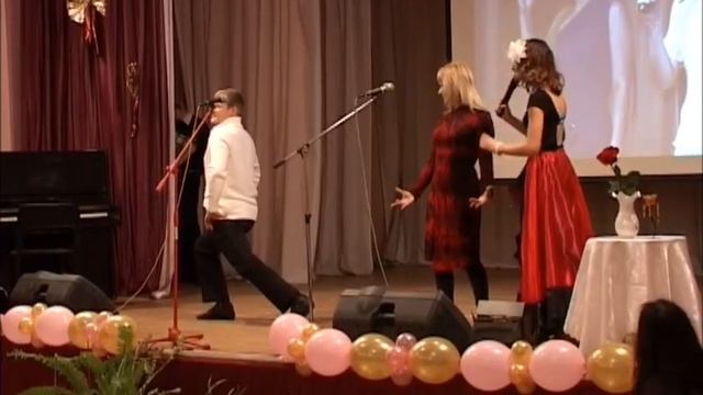 Из прошлого с любовью. И студентом я уже был на сцене не только как ведущий.