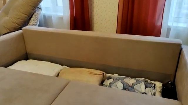 Недостаток дивана Moon Family 141. Опрокидывание половинки спального места. Внезапно падаю на боку