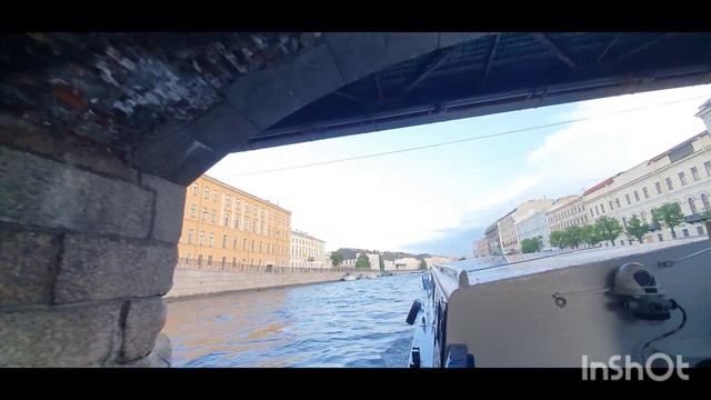 Морская прогулка по каналам Петербурга